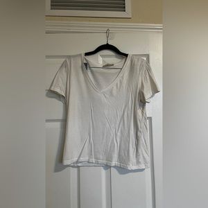 White basic tee zara size s
